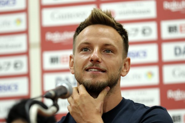 Rakitic: Fel rõ ràng đã giành được cơ hội bắt đầu, nhưng tôi nghĩ Olmo là lựa chọn đầu tiên