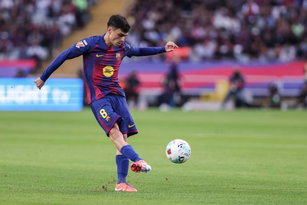 140 triệu vẫn sẽ tăng lên! Pedri 22 tuổi đã chạm bóng 133 lần trên sân, và điểm số giải đấu là gần 8