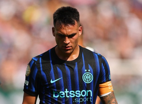 Phóng viên: Mặc dù Lautaro đang đeo túi nước đá, người chơi không ở trong tình trạng nghiêm trọng