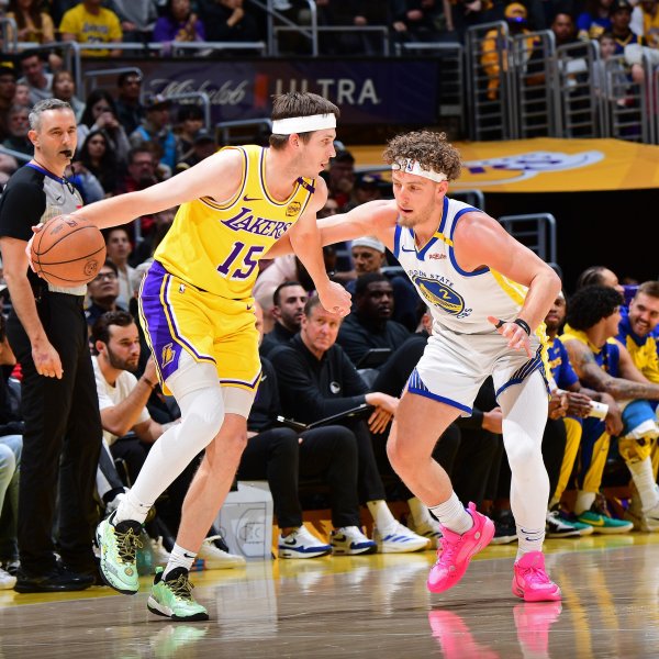 Redick: Khả năng phạm lỗi của Reeves vẫn đang được cải thiện Ngay khi bạn đưa tay ra, anh ấy sẽ hoàn