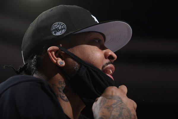 Iverson: Tôi thích cách Curry chơi. Tính cách và tâm lý cạnh tranh của anh ấy rất đáng học hỏi.