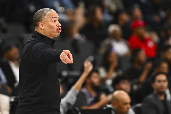 Người thứ năm là ai? Lu: Harden, Jones, Kazubac sẽ đấu với Kings, Collins sẽ không bắt đầu