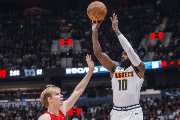 Đường bên ngoài rất chính xác! Hardaway Jr. đã ghi được 10 điểm và 2 rebound khi bắn 3/5 trong hiệp 