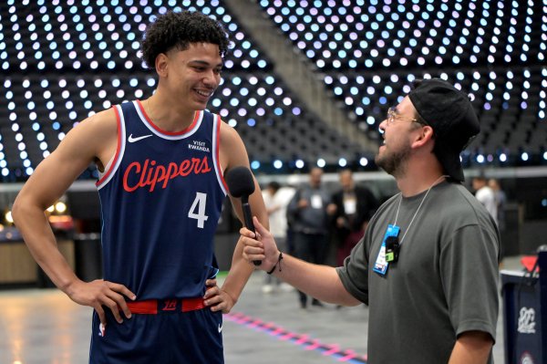 Tìm thấy một kho báu! Sanders, lượt chọn thứ 50, đã ghi được 25 điểm cao nhất trận khi bắn 8/15, 4 r