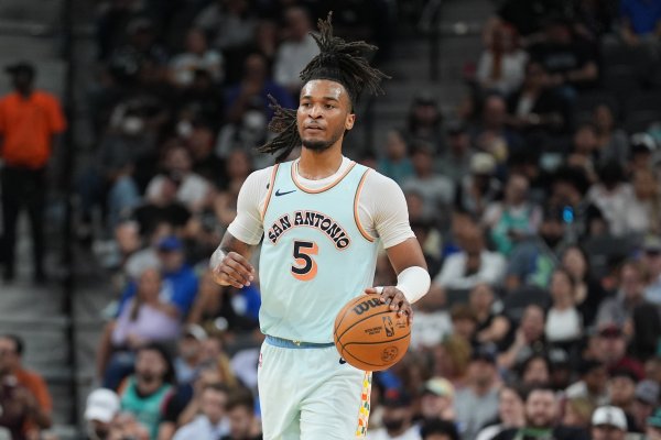 9 Quá nhiều sai lầm! Castle ghi được 16 điểm khi bắn 5/12, 5 rebound, 6 kiến ​​​​tạo, 1 cướp và 1 sú