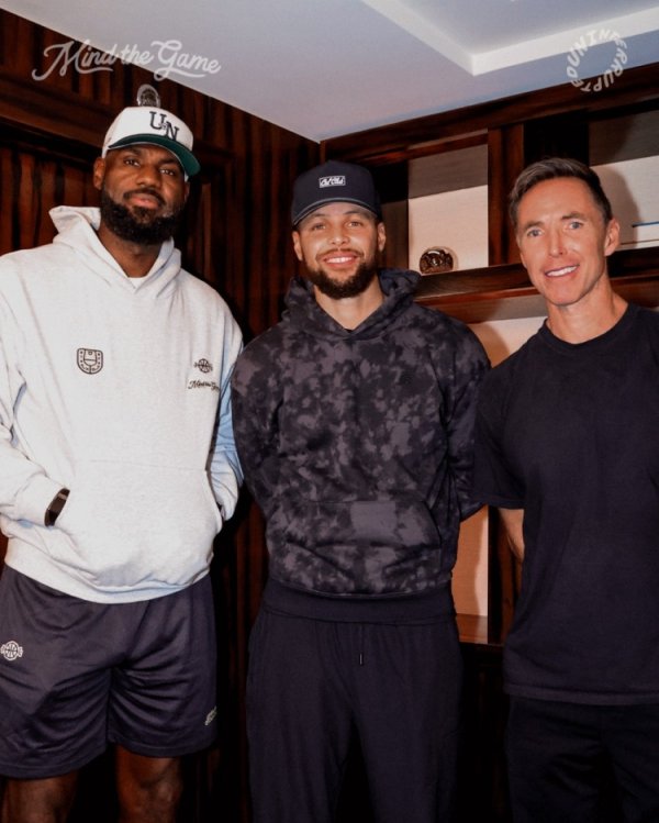 James chuyển tiếp clip xem trước podcast: Bạn không muốn bỏ lỡ tập này! Cà ri ở đây!