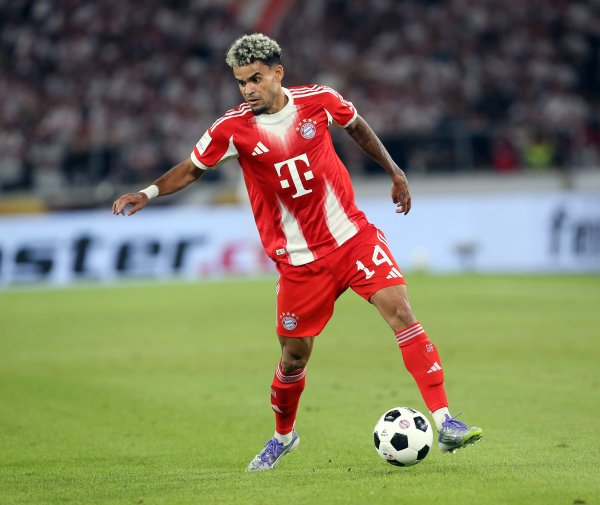 Bản hợp đồng xuất sắc, Dias đã đóng góp 9 bàn thắng và 5 đường kiến ​​tạo sau 16 trận trên mọi đấu t