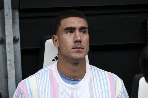 Mi Sports: Vlahovic cần giảm gần một nửa lương để ở lại Juventus, nhiều đại gia quan tâm miễn visa