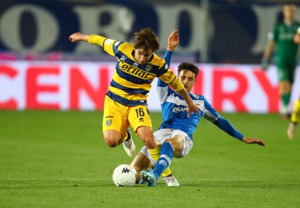 Phóng viên: Juventus vẫn quan tâm tới tiền vệ 24 tuổi Bernabe của Parma