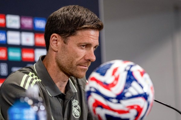 Marca nói về những điều chỉnh ngoài mùa giải của Alonso: Tìm người thay thế Joan Armene và thành lập